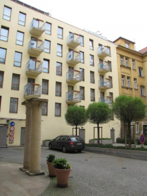  Aparthotel Austria Suites  Прага